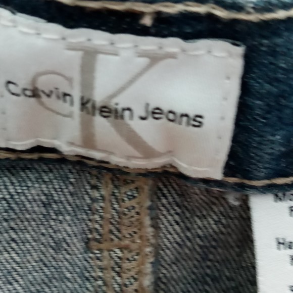 Calvin Klein Women's Faded Blue Wash Denim Pencil Skirt in Size 16 - Picture 5 of 10